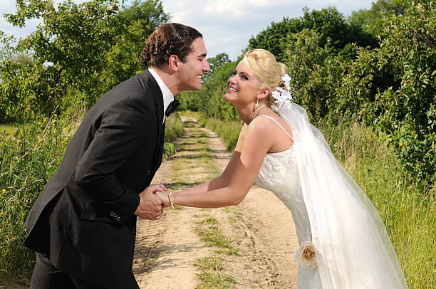 Can A Woman Wear A White Jacket To A Wedding