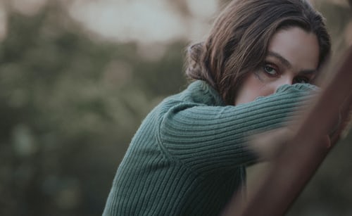 What are the Best Women's Sweater Brands for Winter Fashion in 2022?