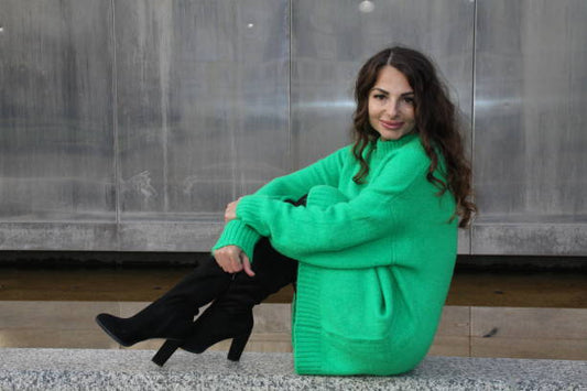 Should Average Size Women Wear Oversize Sweaters