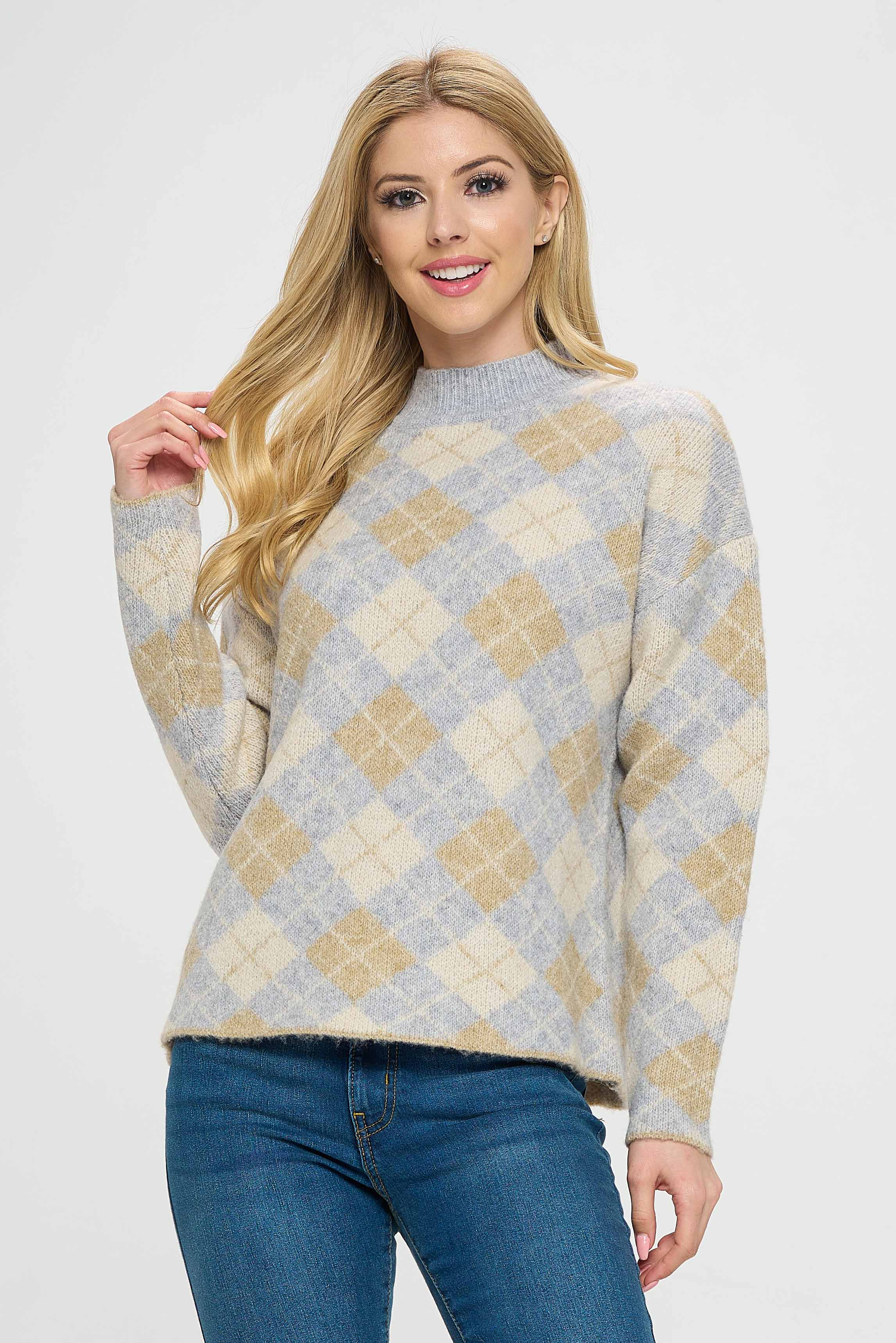 This cardigan features a stylish diamond pattern that adds texture and visual interest to the design. The diamond pattern may be made up of small or large diamonds, and it may be woven into the fabric or printed onto it. The cardigan is fitted, which creates a flattering and streamlined silhouette.